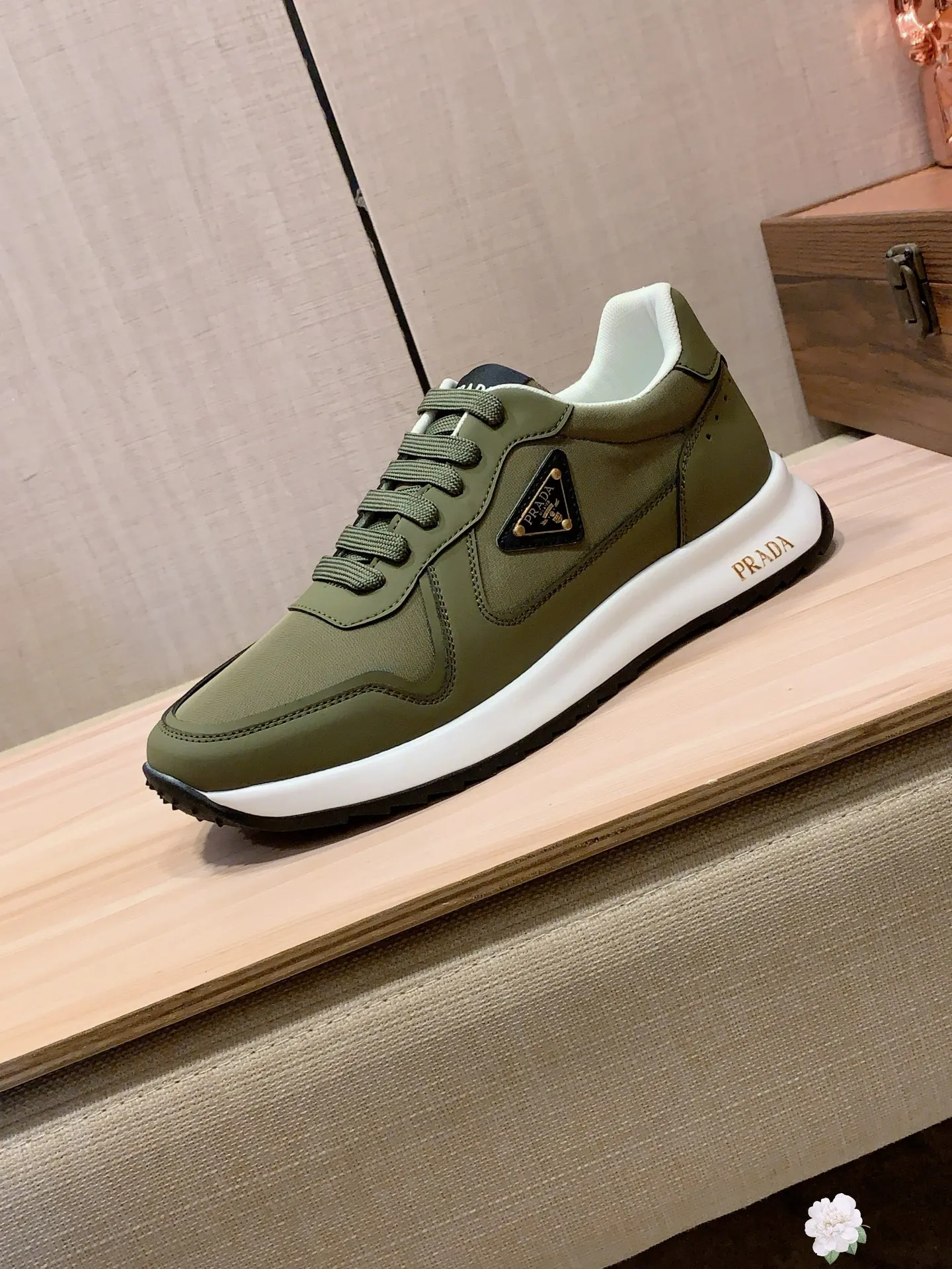 Men's men's shoes💰460💰💰🎩🎩[Lightning][Lightning] "PRADA*" The latest and most popular casual shoes, top brand [seduce] luxury ~ purchasing agency, top ~ quality. [Strong] The upper is made of imported breathable cowhide with material ➕ breathable sheepskin feet (•) and fine workmanship. The original stylish and stylish soft rubber wear-resistant and non-slip outsole is light and comfortable on the feet. The real thing looks better when photographed in person. 0121: code: 38-44, 4️⃣ colors selected